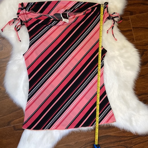 EUC Cute striped cowl neck top in size M - Picture 5 of 6